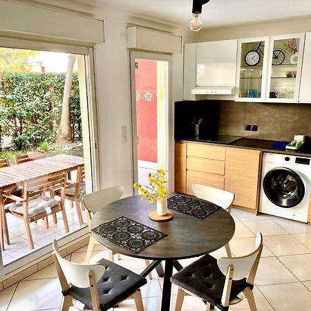 Beachside Apartment With Pool & Garden In Juan Les Pins 앙티브 외부 사진