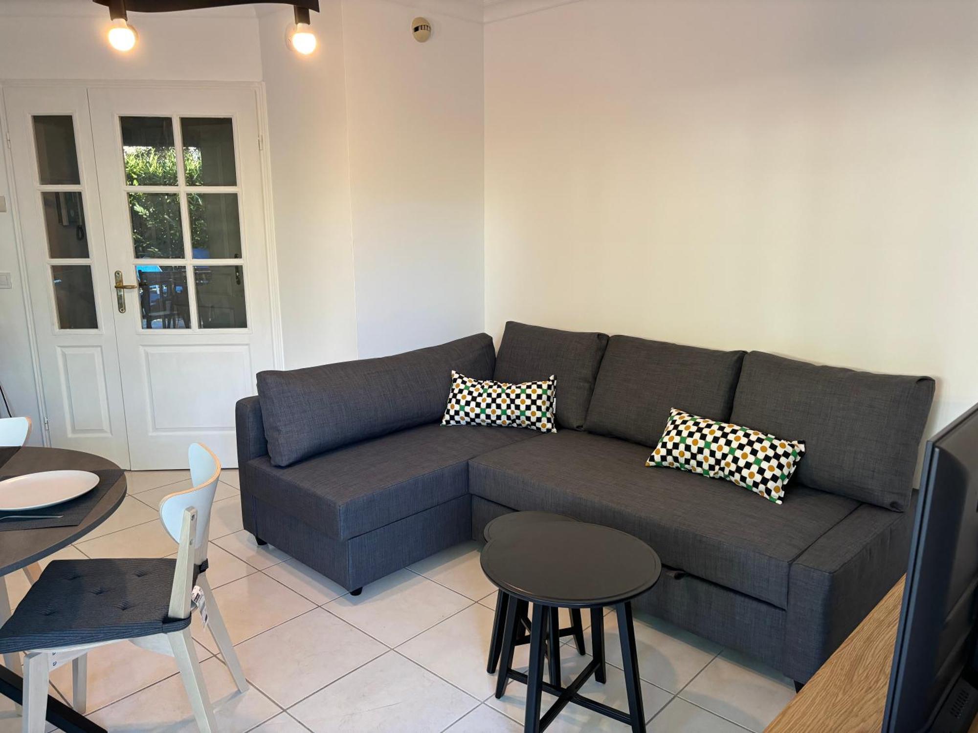 Beachside Apartment With Pool & Garden In Juan Les Pins 앙티브 외부 사진