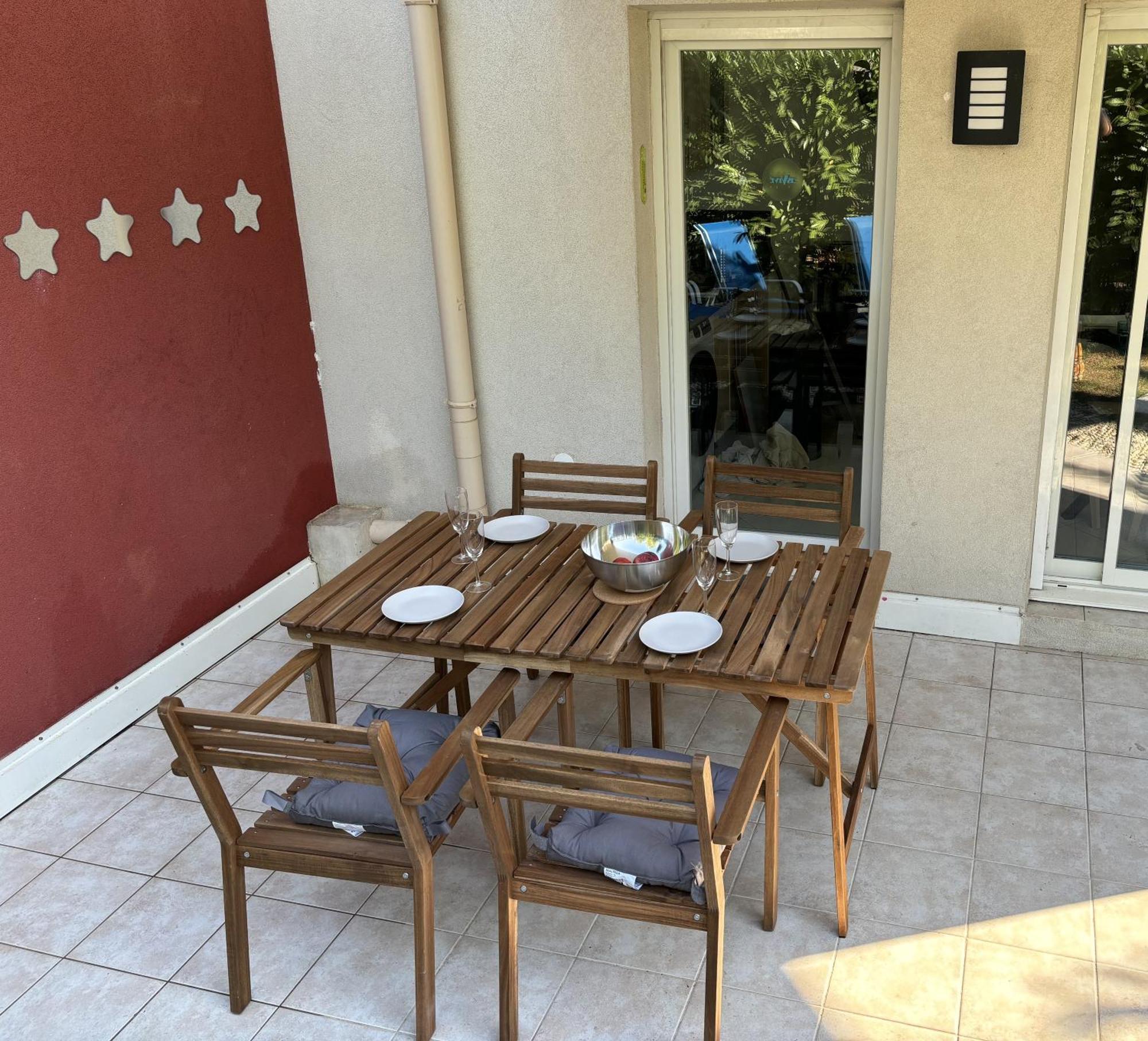 Beachside Apartment With Pool & Garden In Juan Les Pins 앙티브 외부 사진