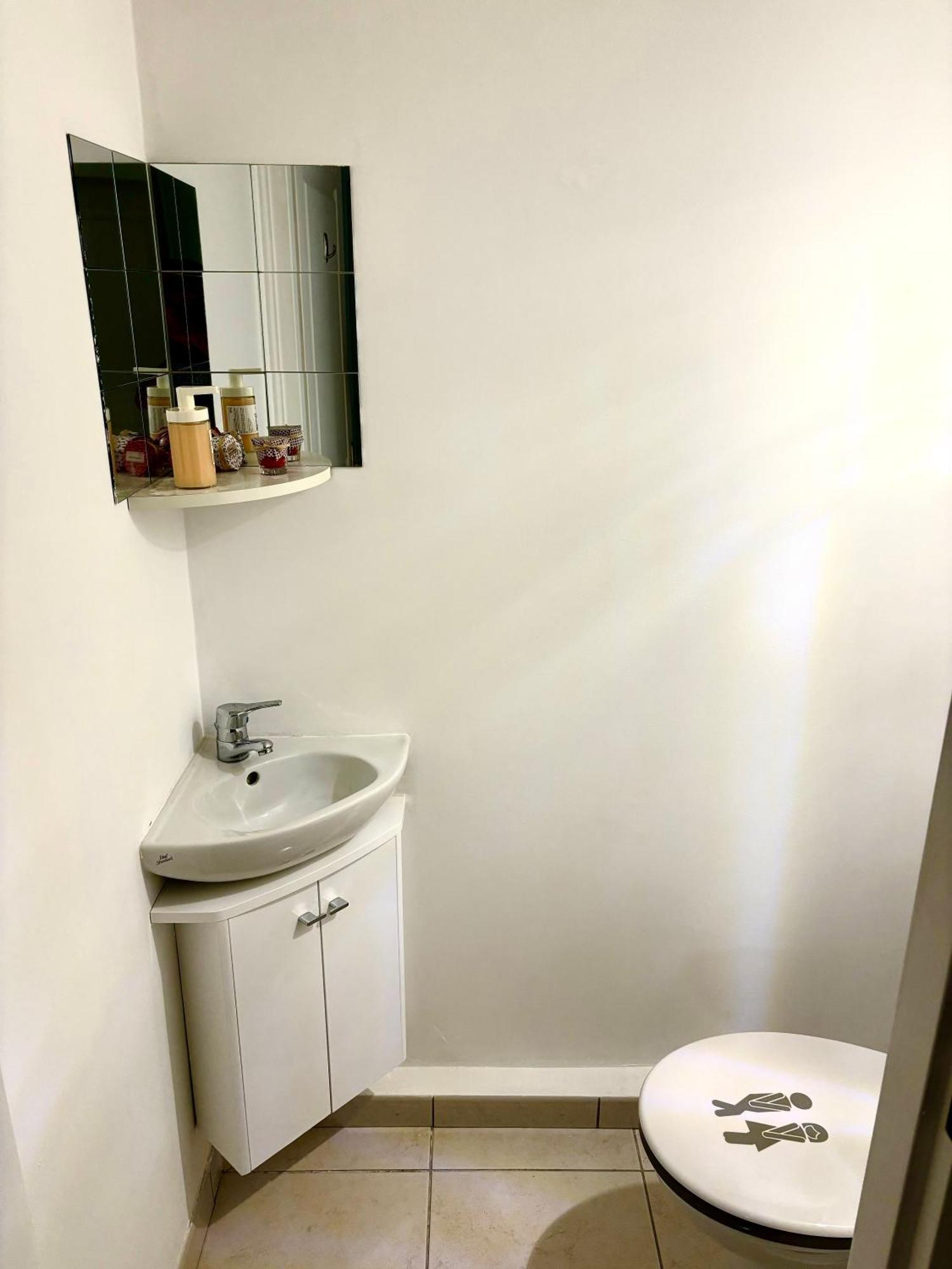 Beachside Apartment With Pool & Garden In Juan Les Pins 앙티브 외부 사진