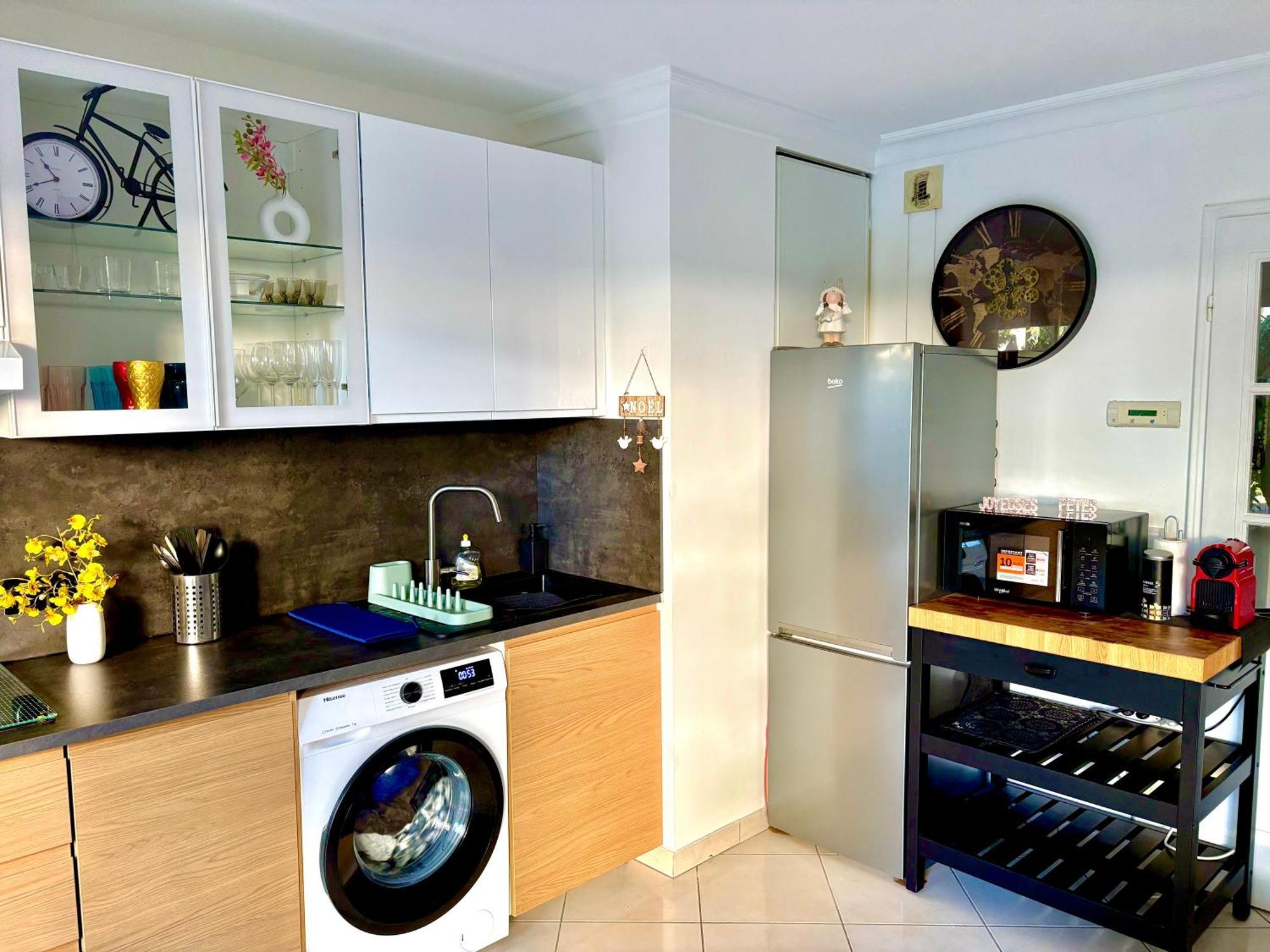 Beachside Apartment With Pool & Garden In Juan Les Pins 앙티브 외부 사진